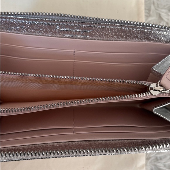 Salvatore Ferragamo Silver Argento Women's Zip Wallet - Picture 6 of 9